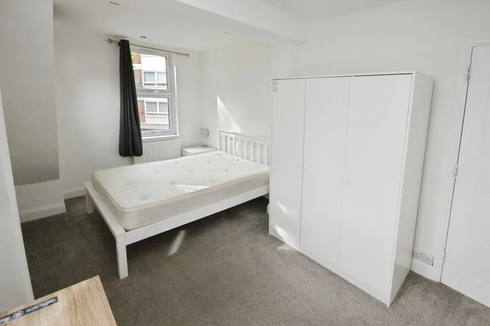 Cypress Avenue, Whitton, TW2, photo 3