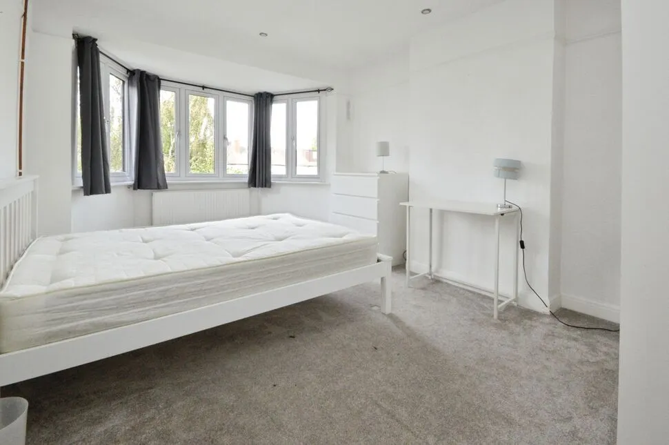 Cypress Avenue, Whitton, TW2, photo 4