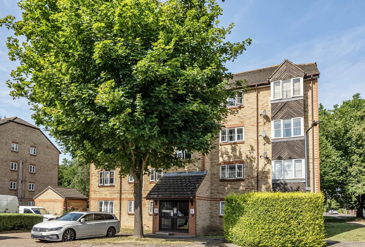 1 bed flat for sale — Kingfisher Way, London, NW10 8TQ