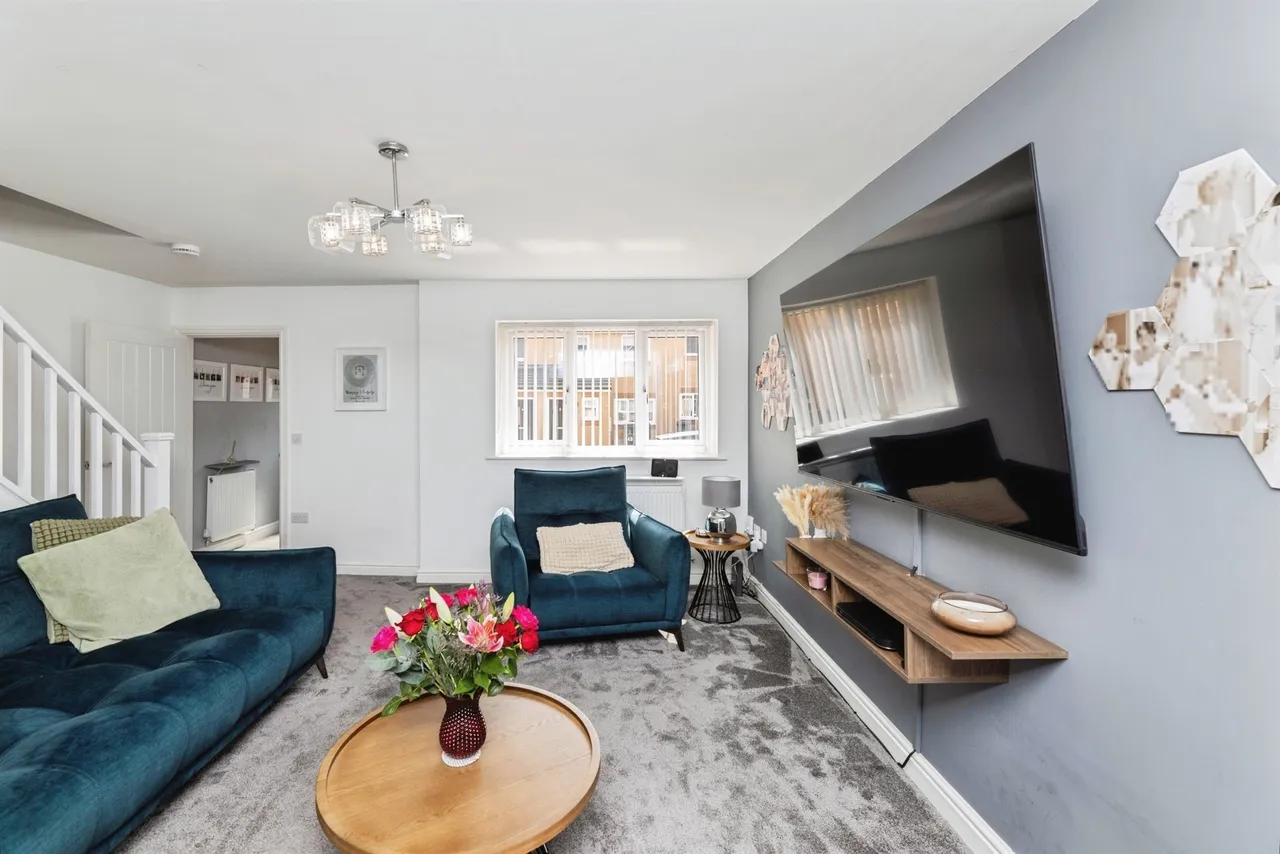 Cherwell Drive, Buttershaw, BRADFORD, photo 4