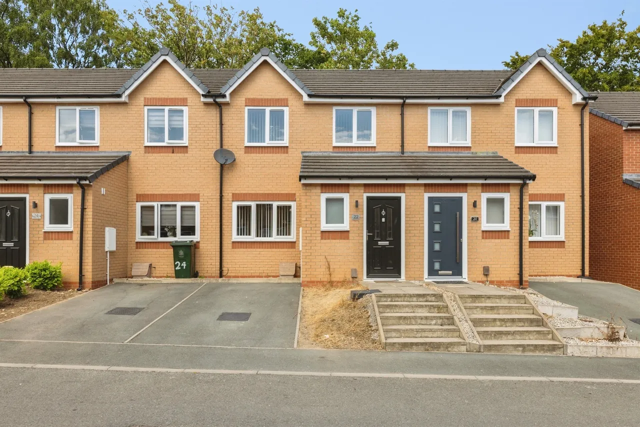 3 bed house for sale — Cherwell Drive, Buttershaw, BRADFORD