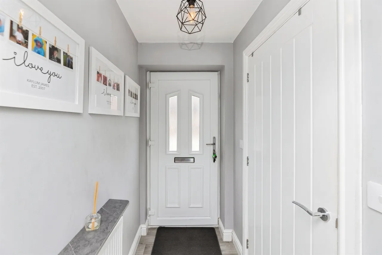 Cherwell Drive, Buttershaw, BRADFORD, photo 2