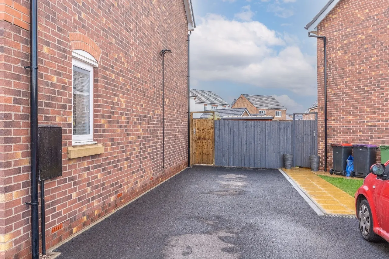 Lewis Crescent, Wellington, TF1, photo 19