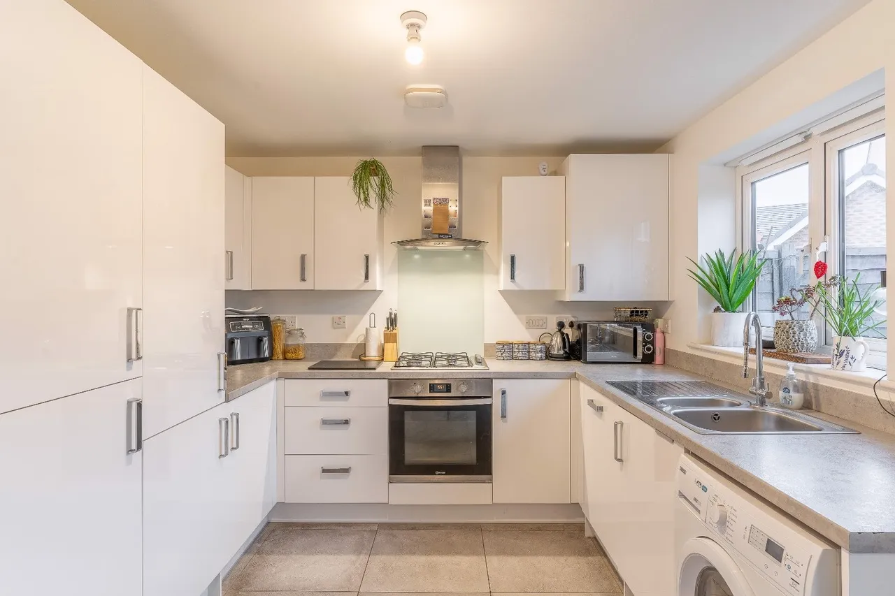 Lewis Crescent, Wellington, TF1, photo 3