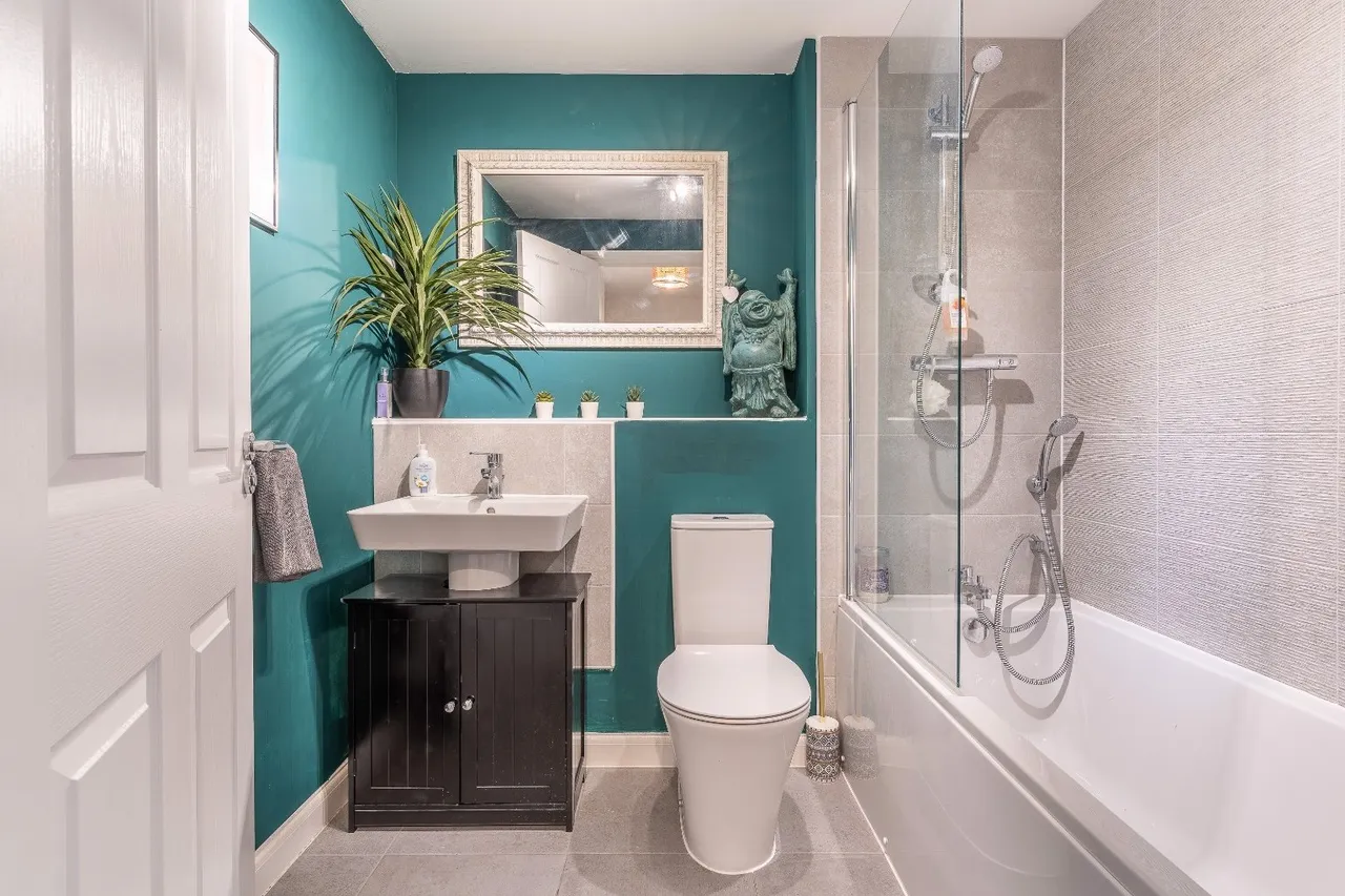 Lewis Crescent, Wellington, TF1, photo 7
