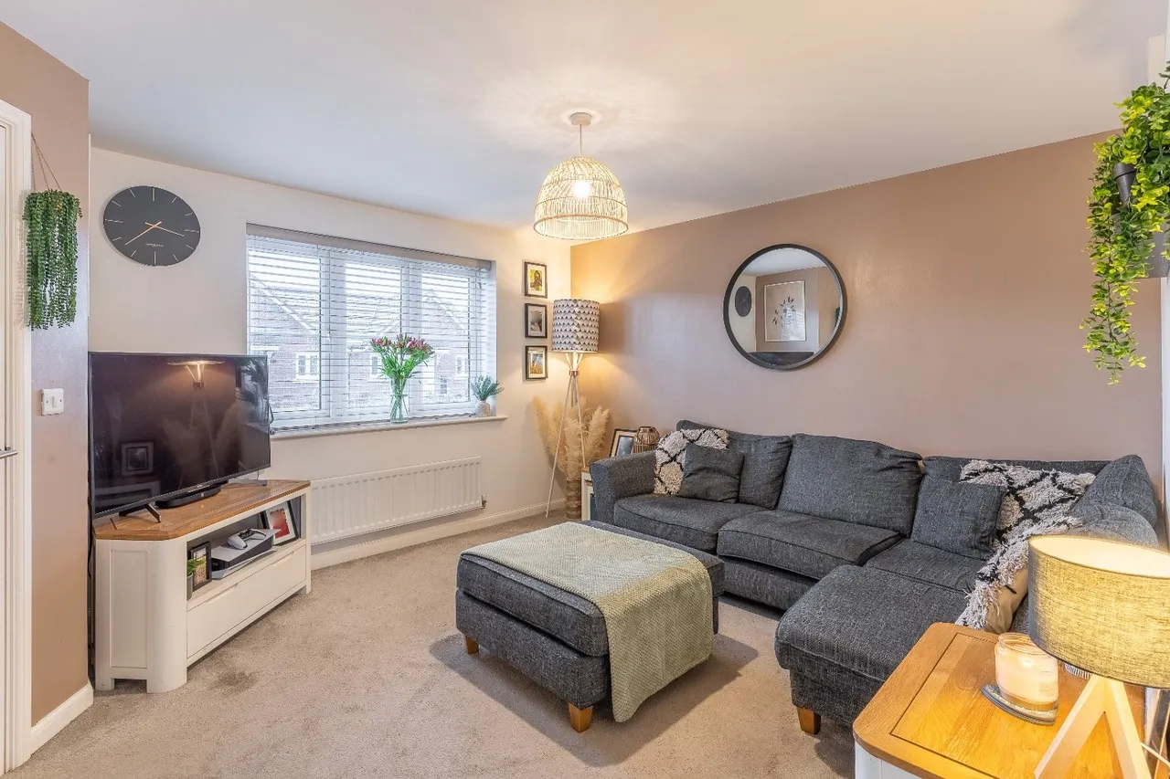 Lewis Crescent, Wellington, TF1, photo 5