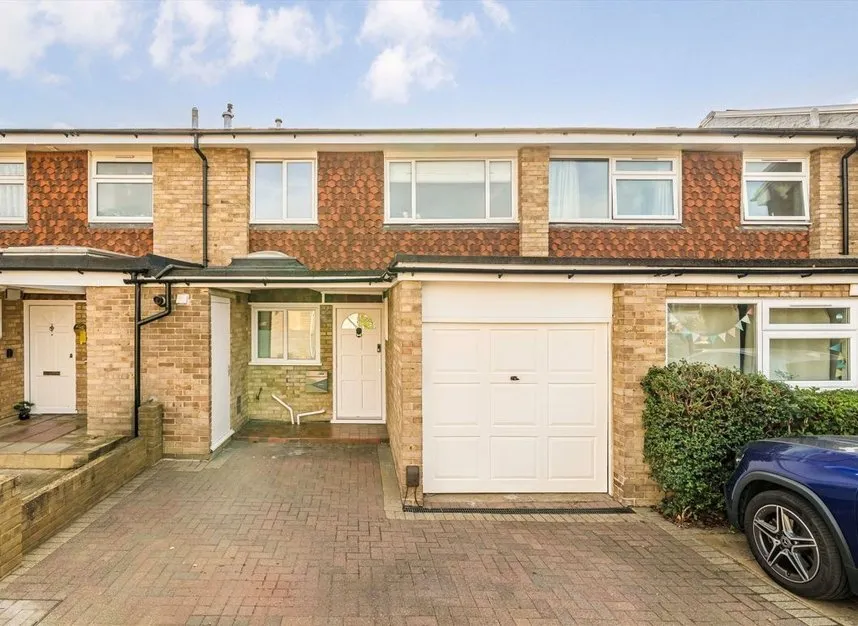 3 bed house for sale, Earle Gardens, Kingston Upon Thames, KT2