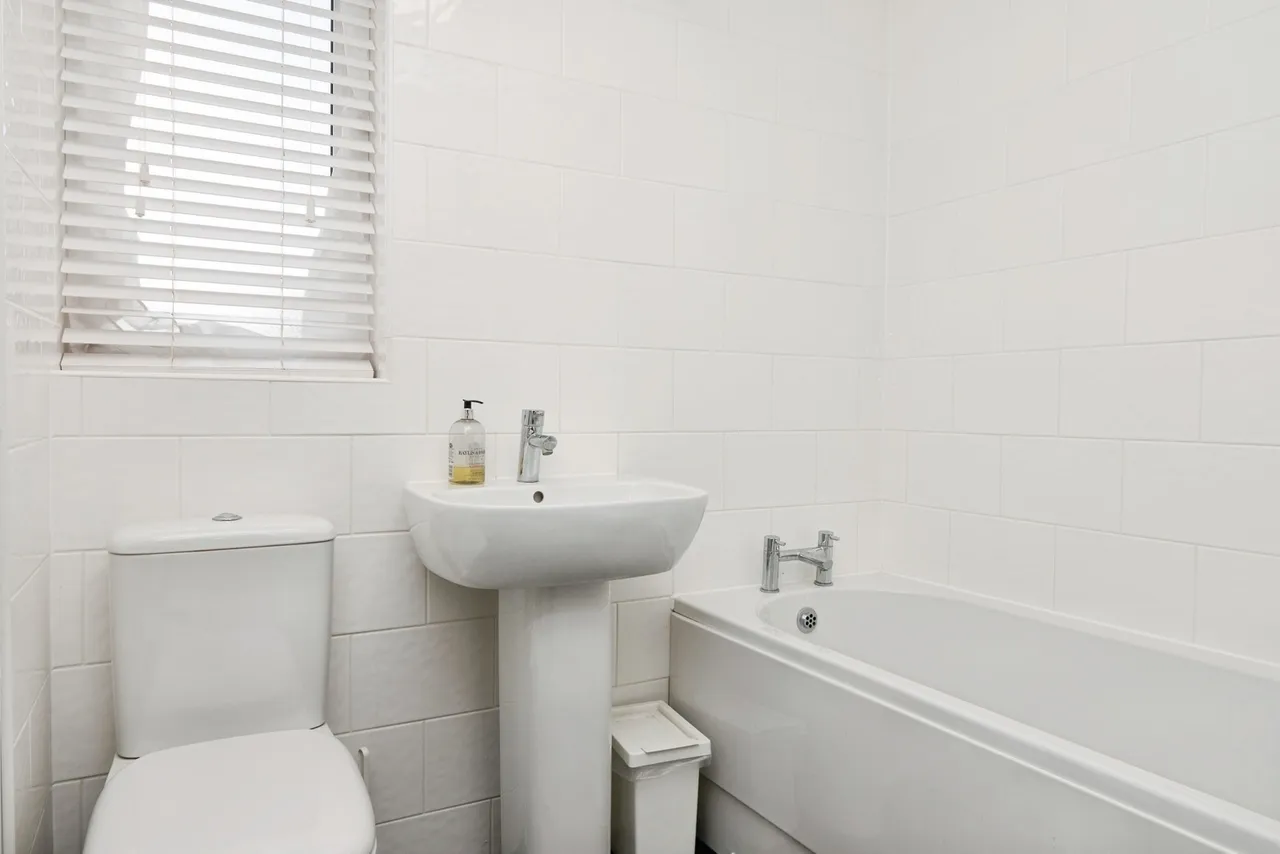 The Rectangle, Tadpole Garden Village, SN25, photo 13