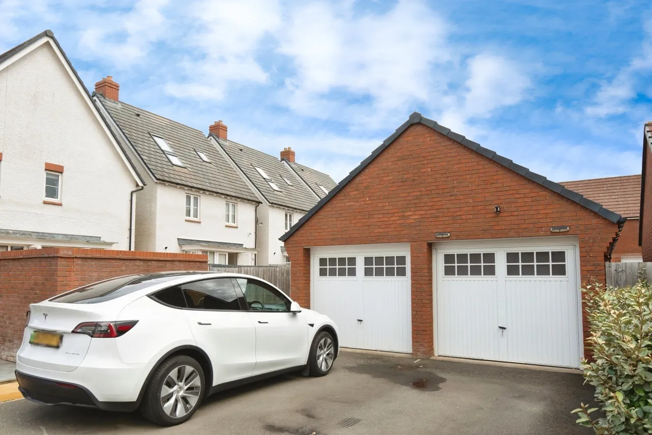 The Rectangle, Tadpole Garden Village, SN25, photo 17