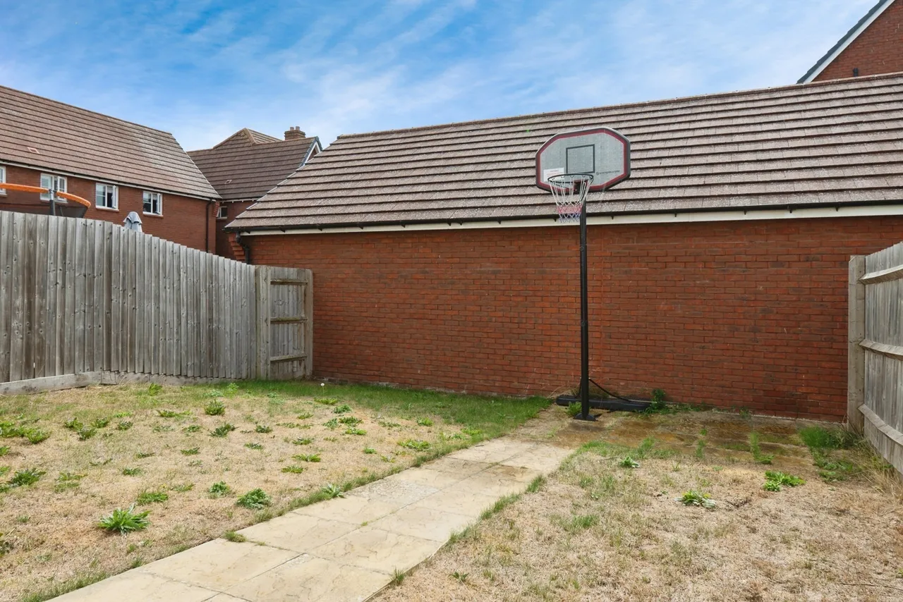 The Rectangle, Tadpole Garden Village, SN25, photo 16