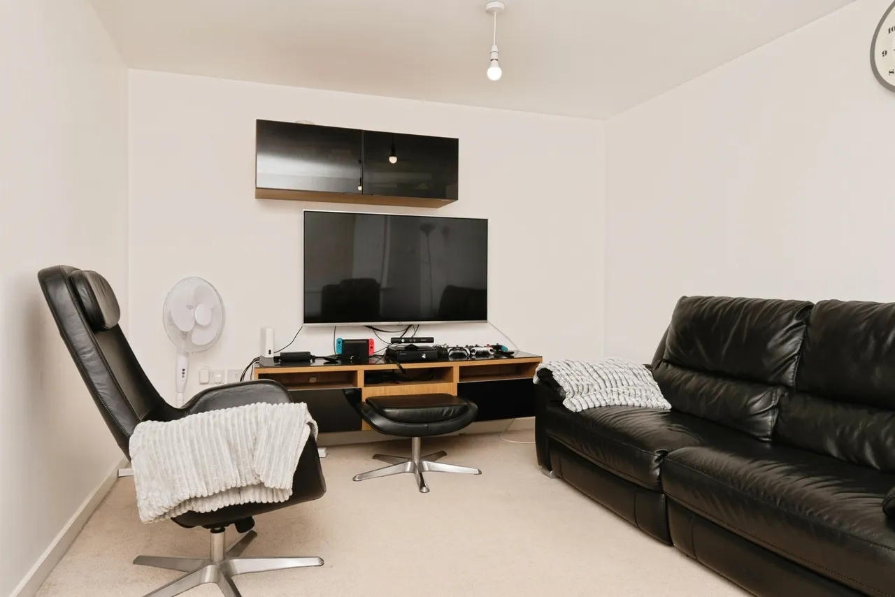 The Rectangle, Tadpole Garden Village, SN25, photo 6