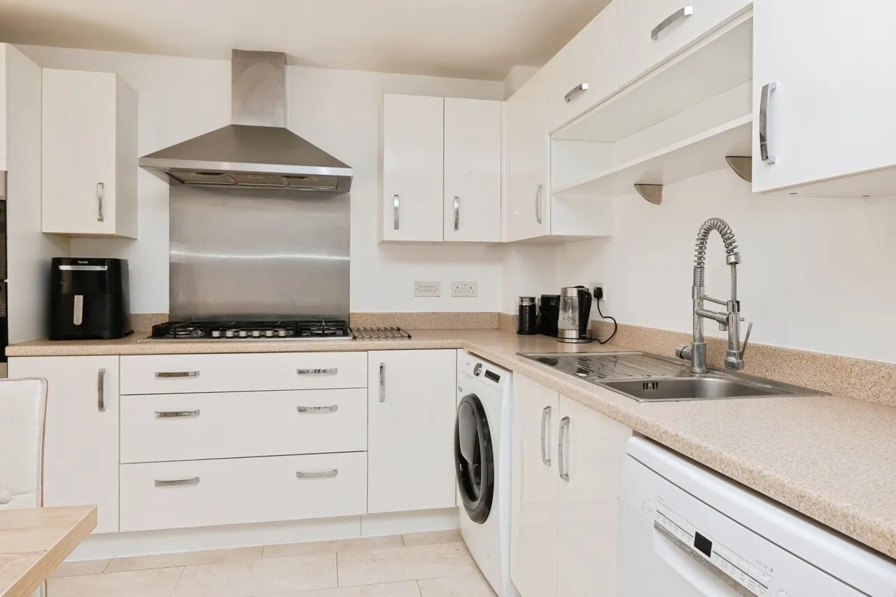 The Rectangle, Tadpole Garden Village, SN25, photo 5