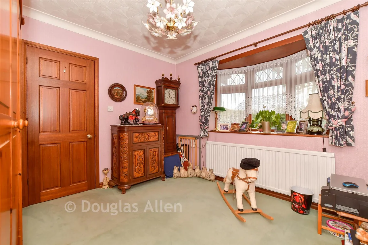 Old Hill Avenue, Langdon Hills, SS16, photo 14