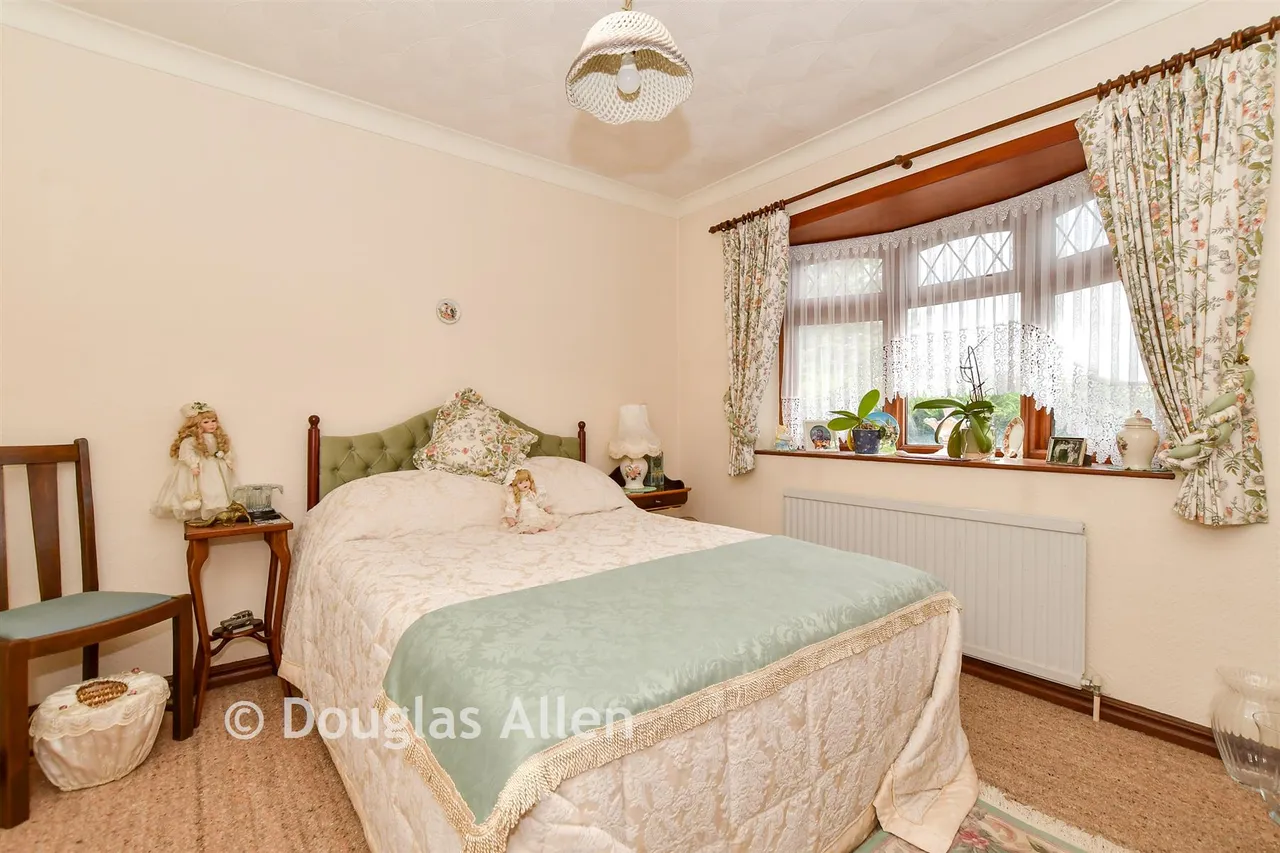 Old Hill Avenue, Langdon Hills, SS16, photo 13