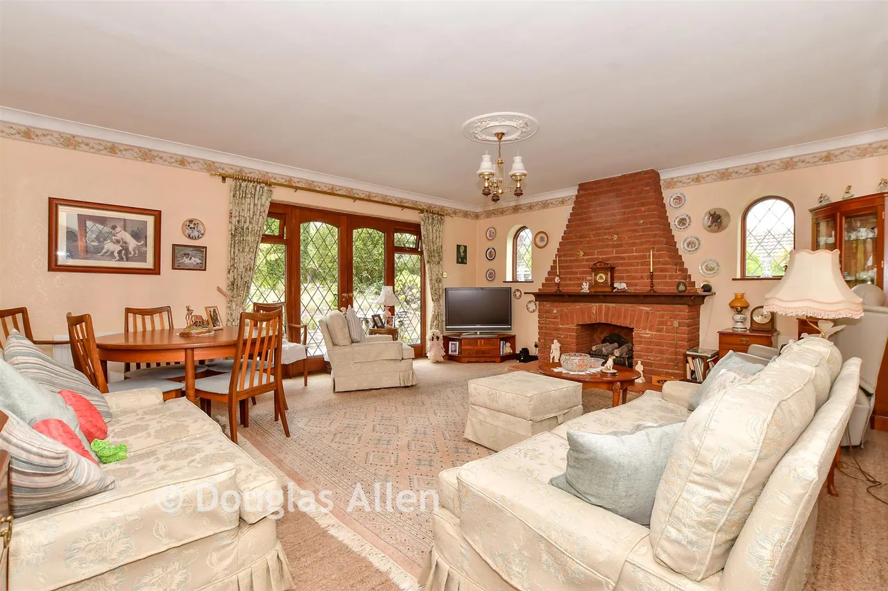 Old Hill Avenue, Langdon Hills, SS16, photo 4
