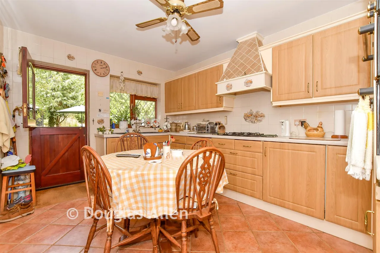 Old Hill Avenue, Langdon Hills, SS16, photo 15