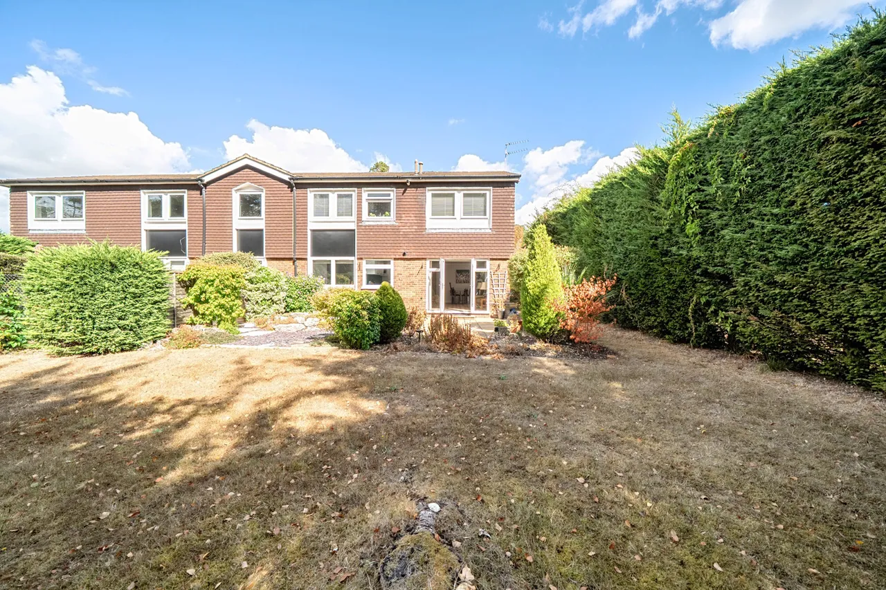 Gerrards Cross Road, SL2, photo 13
