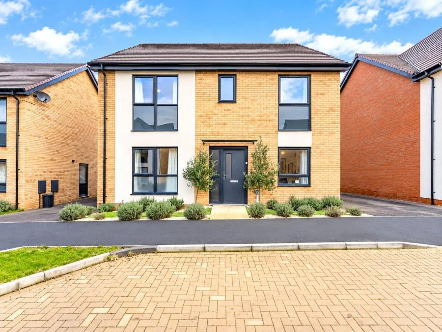 4 bed house for sale, Marion Crescent, Glebe Farm, MK17