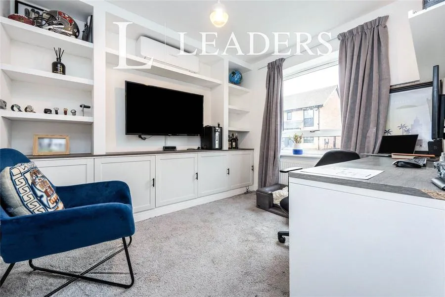 Marion Crescent, Glebe Farm, MK17, photo 5