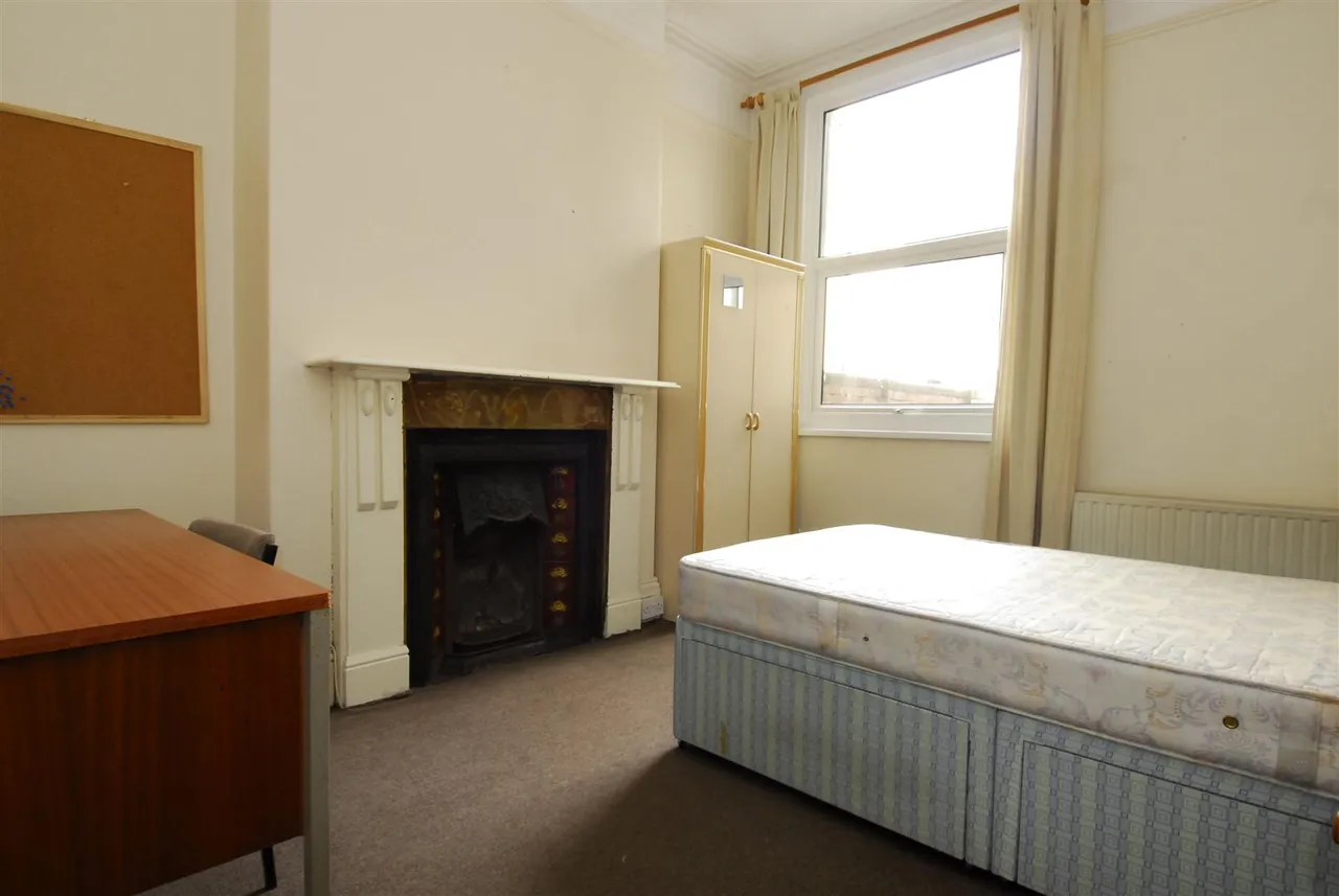 Derry Avenue, Plymouth, photo 5