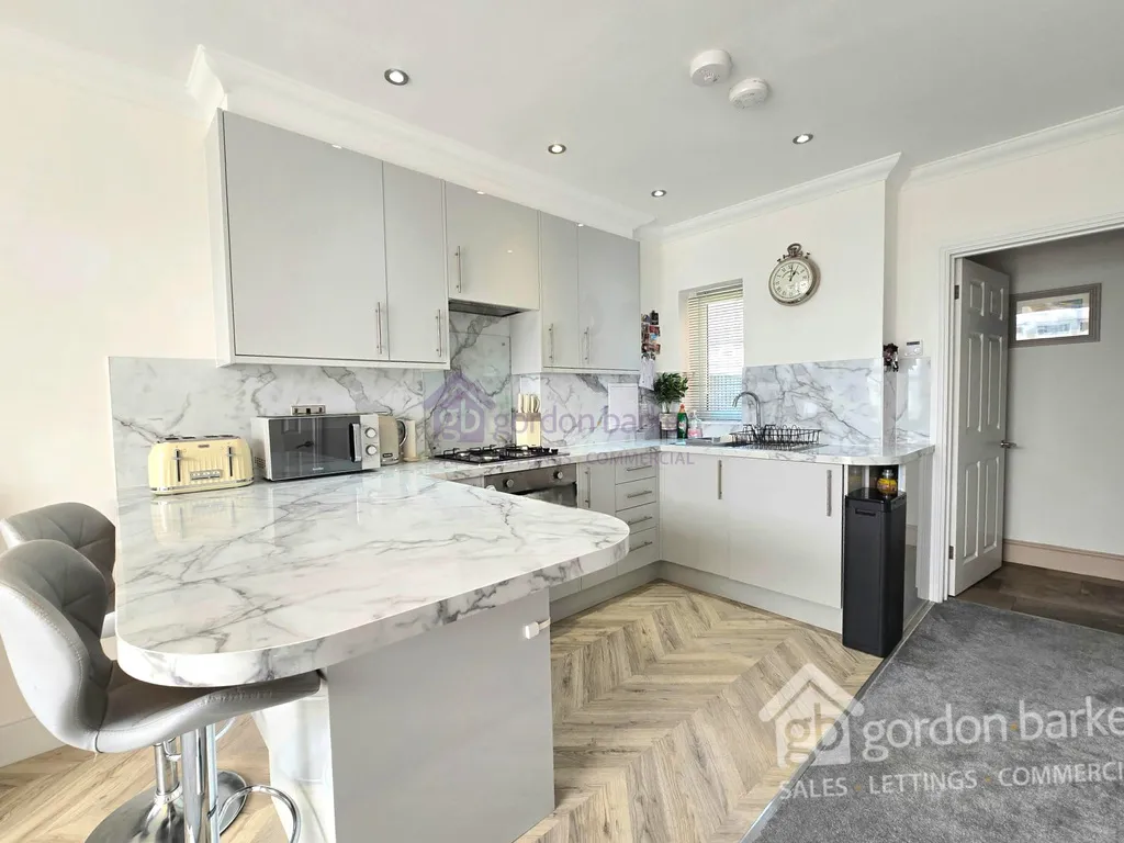 Weymans Avenue, Bournemouth, BH10 7JN, photo 4