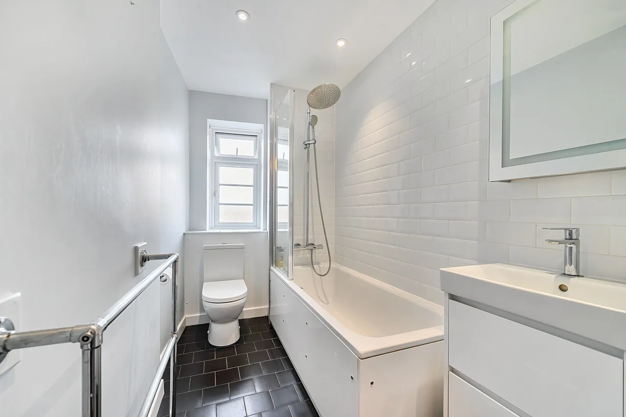 58 Barton Court, Barons Court Road, London, photo 6
