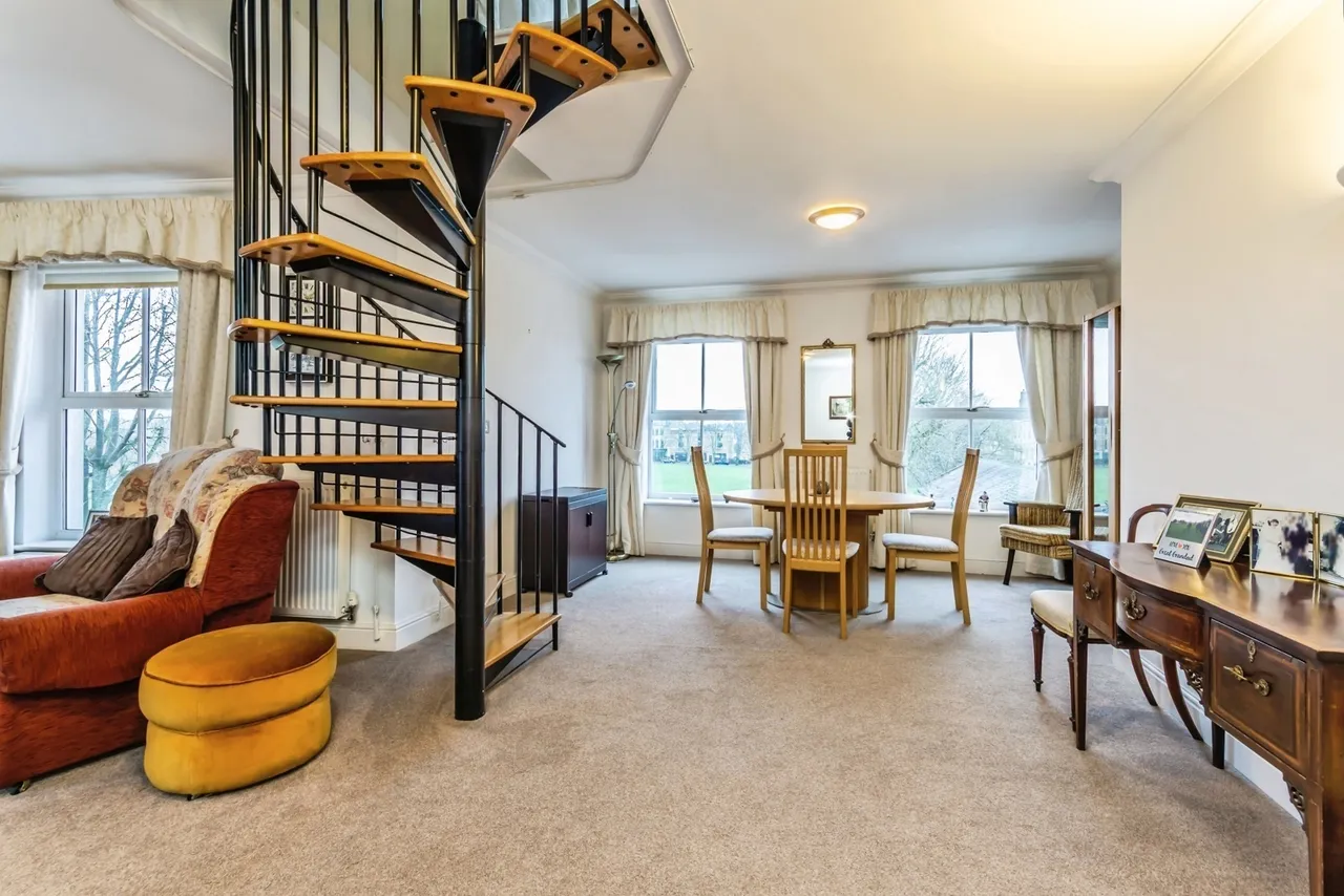 2 bed flat for sale — Boundary Point, Coldstream Road, Caterham, Surrey, CR3