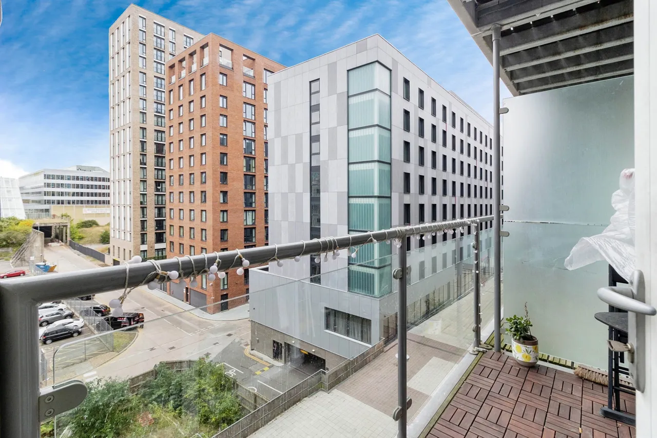 1 bed flat for sale, Mortimer Square, Milton Keynes, MK9