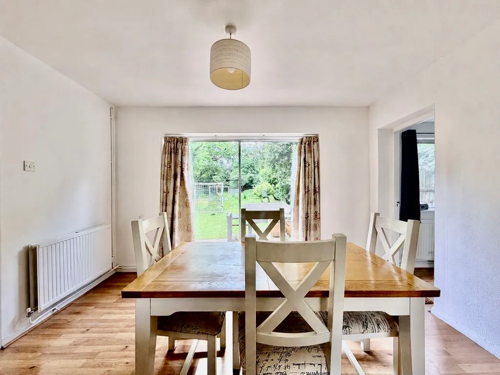 Cherry Tree Road, Beaconsfield HP9 1BD, photo 2