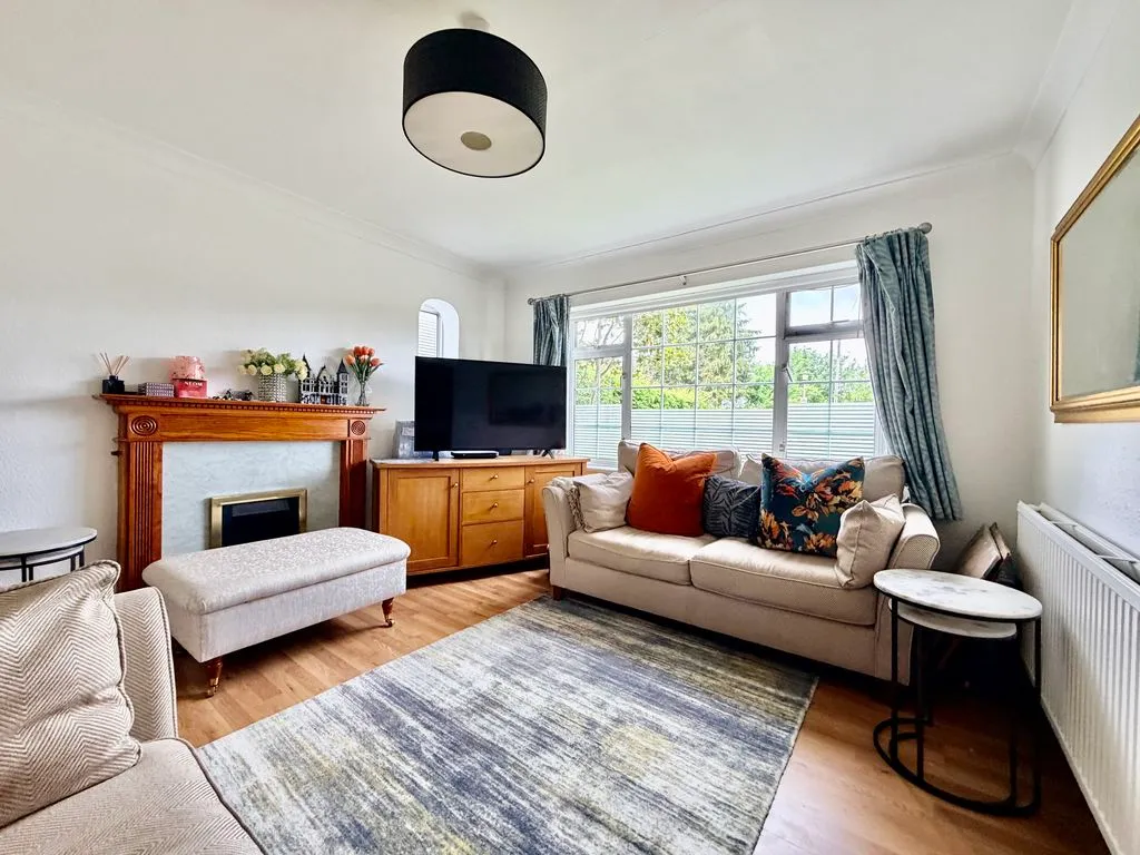 Cherry Tree Road, Beaconsfield HP9 1BD, photo 4