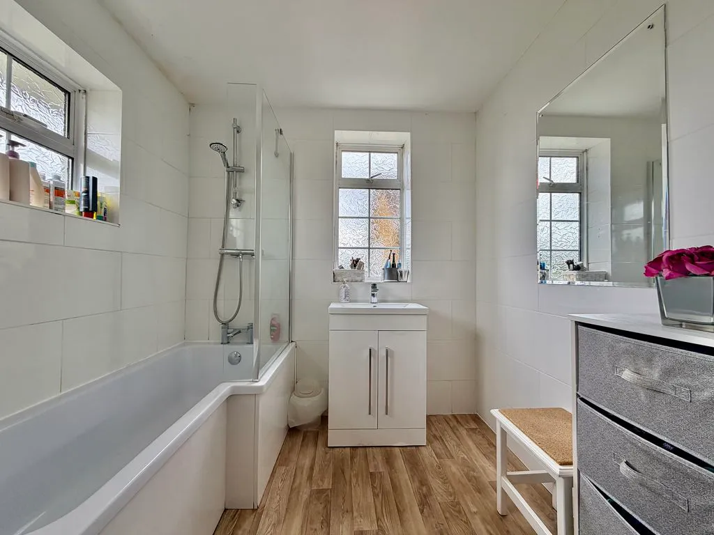 Cherry Tree Road, Beaconsfield HP9 1BD, photo 11