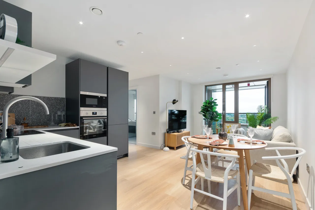 Dawlish Avenue East, London, UB6, photo 9