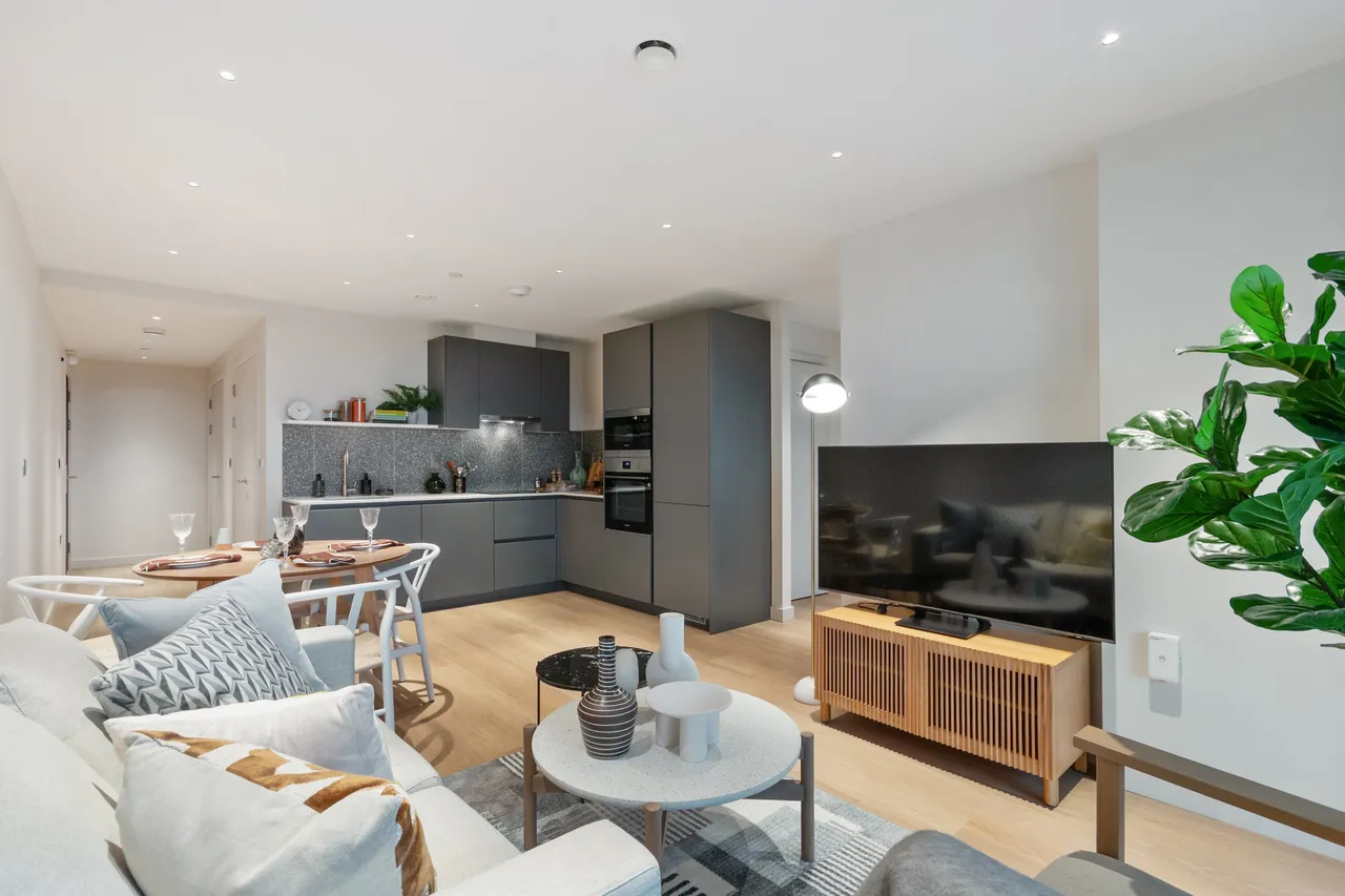 Dawlish Avenue East, London, UB6, photo 5