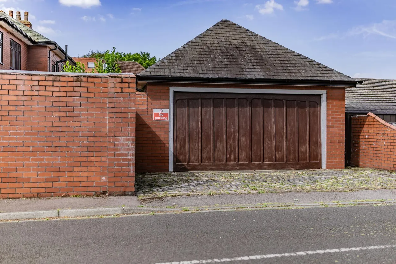 Victoria Road, Grappenhall, WA4, photo 53