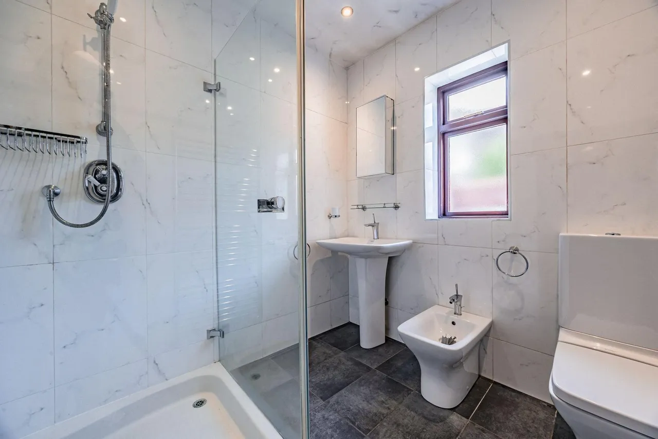 Victoria Road, Grappenhall, WA4, photo 34