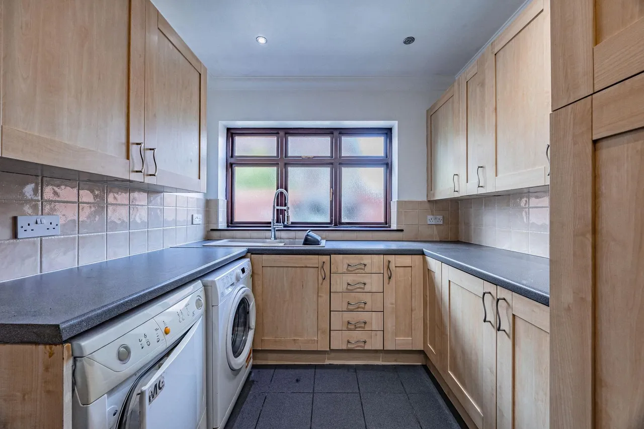 Victoria Road, Grappenhall, WA4, photo 32