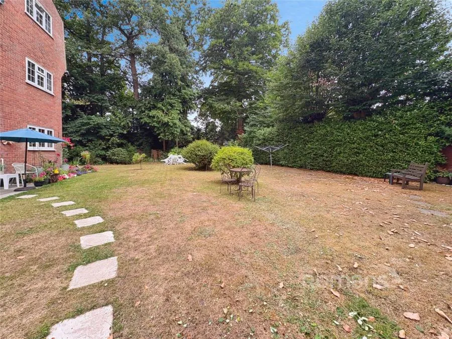 Heatherdale Road, Camberley, GU15, photo 10