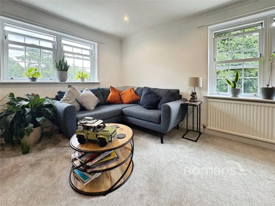 Heatherdale Road, Camberley, GU15, photo 13