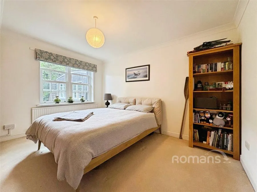 Heatherdale Road, Camberley, GU15, photo 6