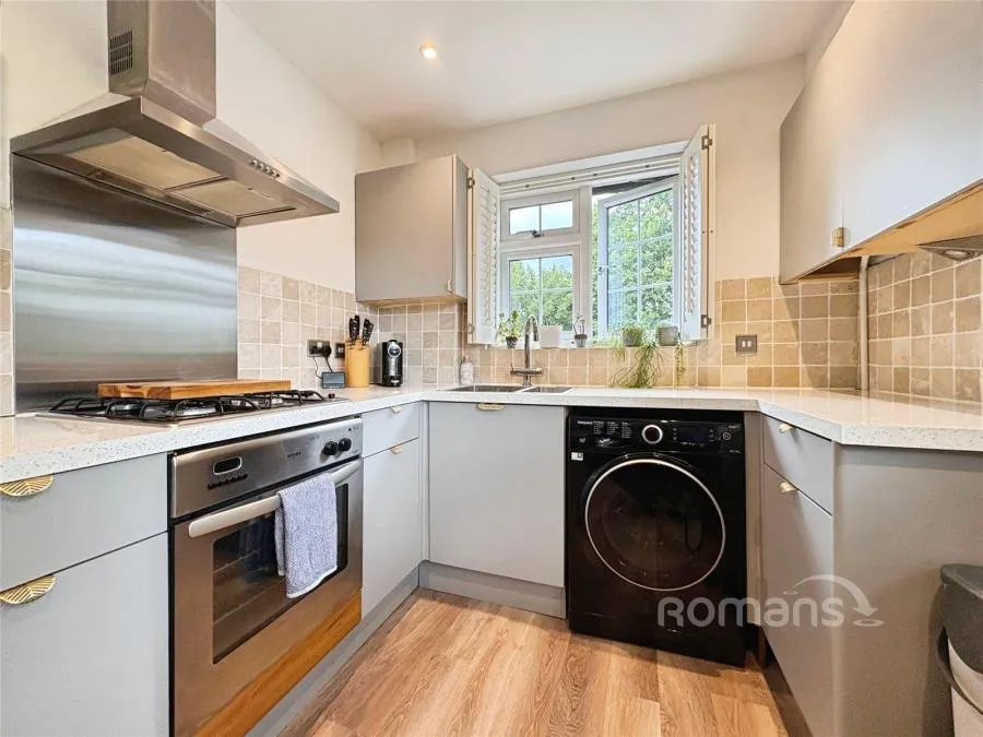 Heatherdale Road, Camberley, GU15, photo 14
