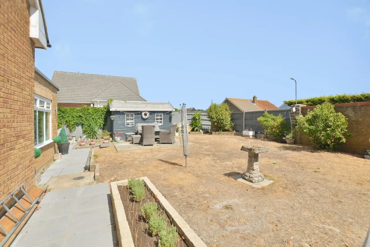 Lade Fort Crescent, Lydd on Sea, Romney Marsh, Kent, TN29, photo 13