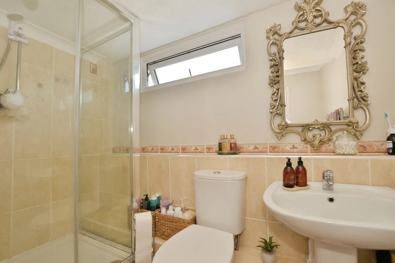Lade Fort Crescent, Lydd on Sea, Romney Marsh, Kent, TN29, photo 14