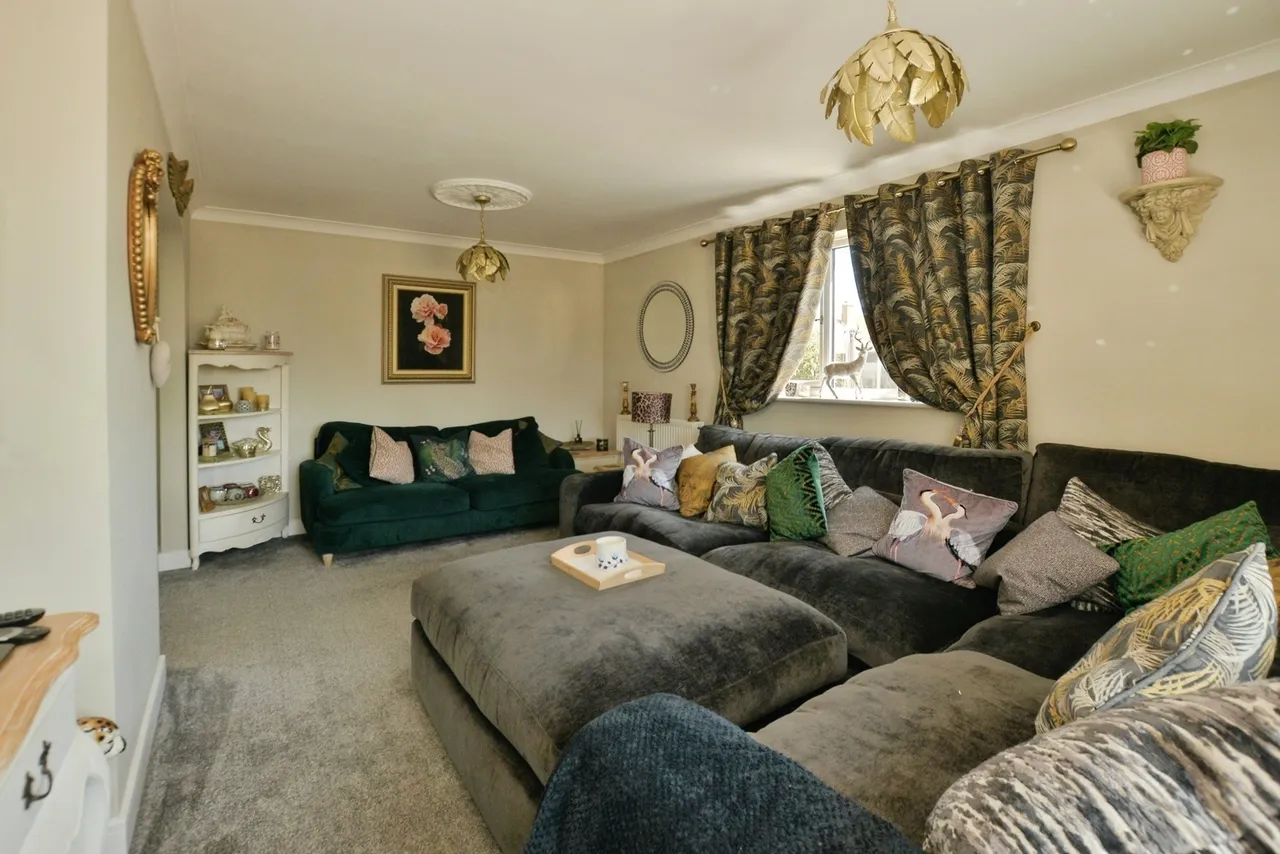 Lade Fort Crescent, Lydd on Sea, Romney Marsh, Kent, TN29, photo 17