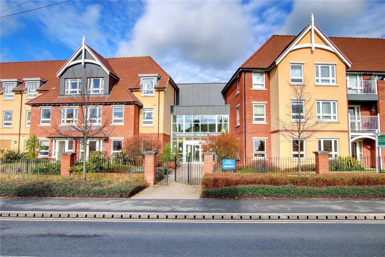 1 bed flat for sale — Hanbury Road, Droitwich, Worcestershire, WR9 8DG