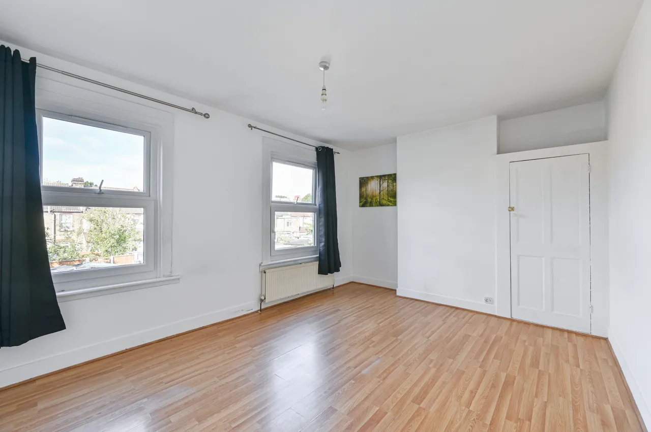First Floor Flat, 28 Albert Road, Mitcham, photo 6
