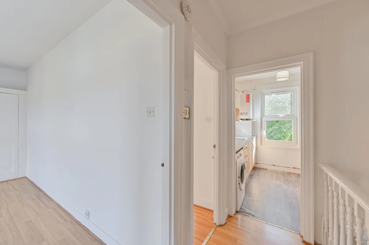First Floor Flat, 28 Albert Road, Mitcham, photo 7
