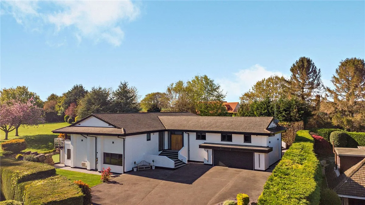 Trip Garth, Linton, LS22, photo 12