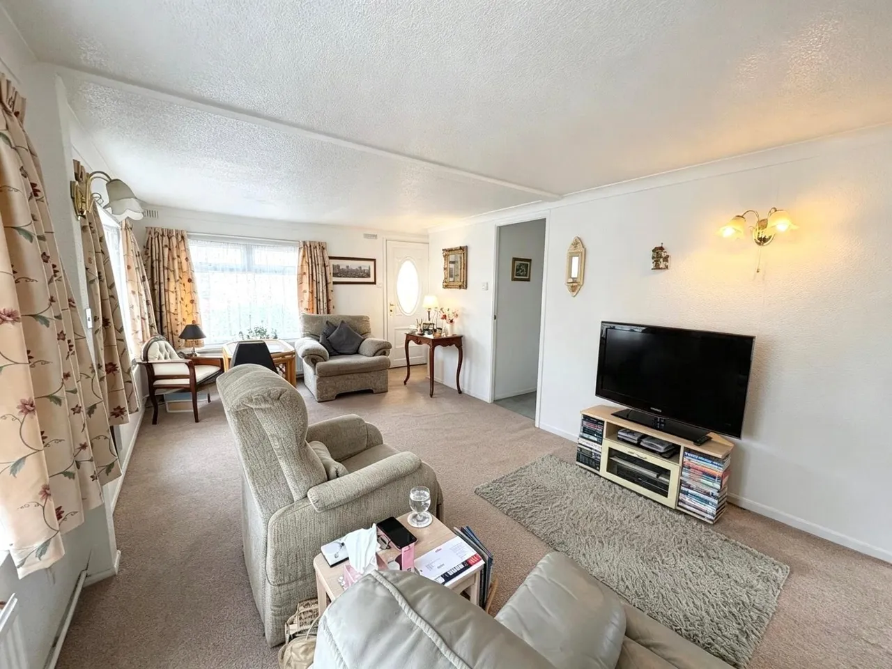 The Lawns, Wootton Hall, B95, photo 4