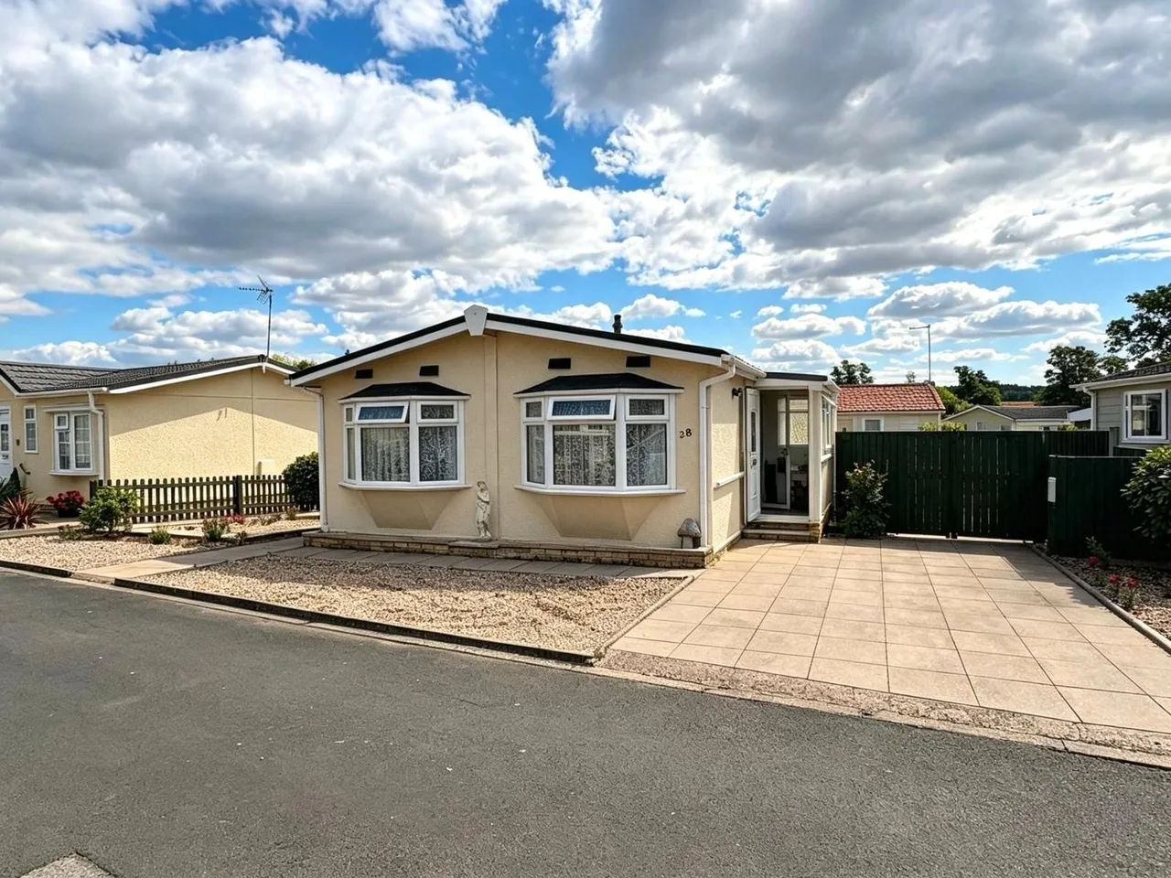 2 bed mobile home for sale, The Lawns, Wootton Hall, B95