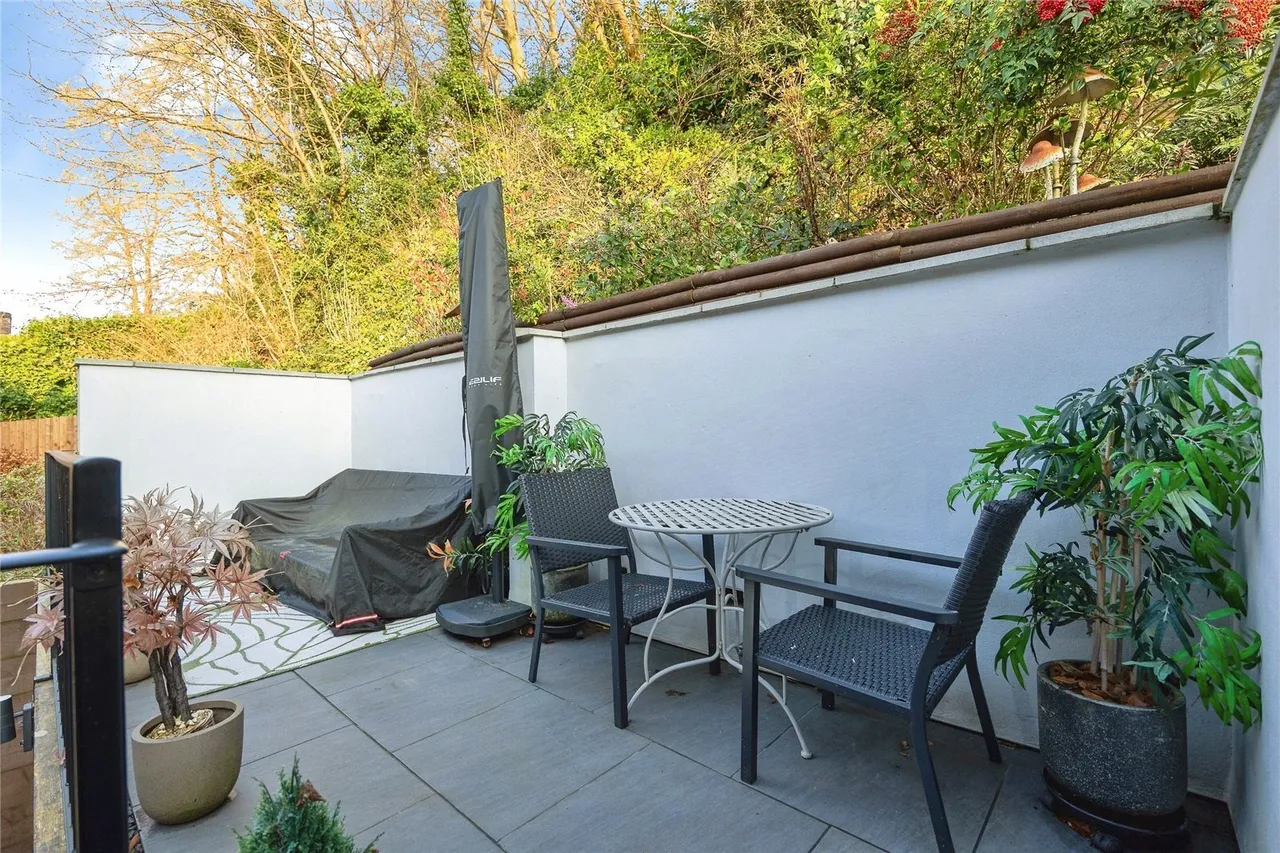 Valley View, Godalming, GU7, photo 4